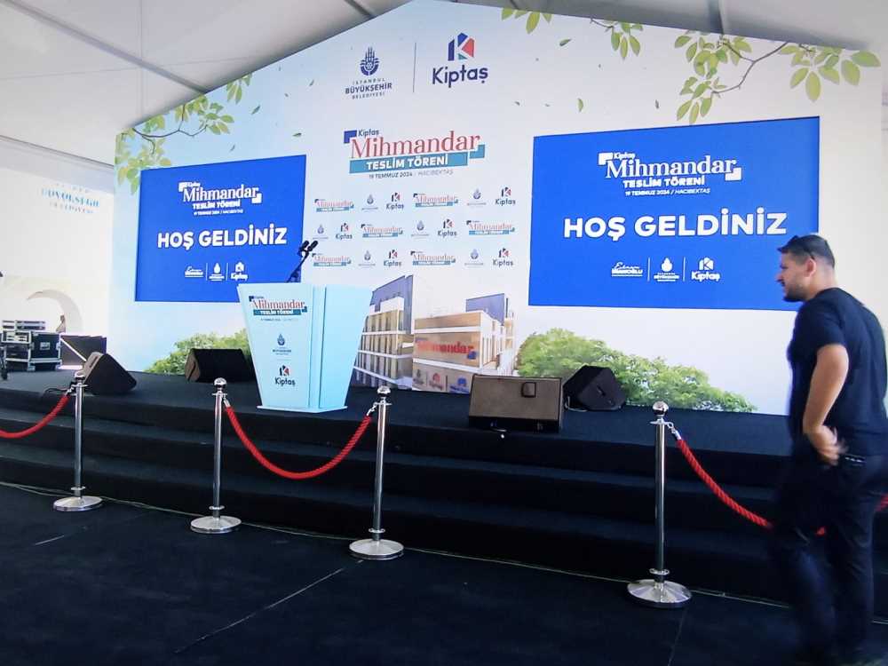 KİRALIK PODYUM VE SAHNE